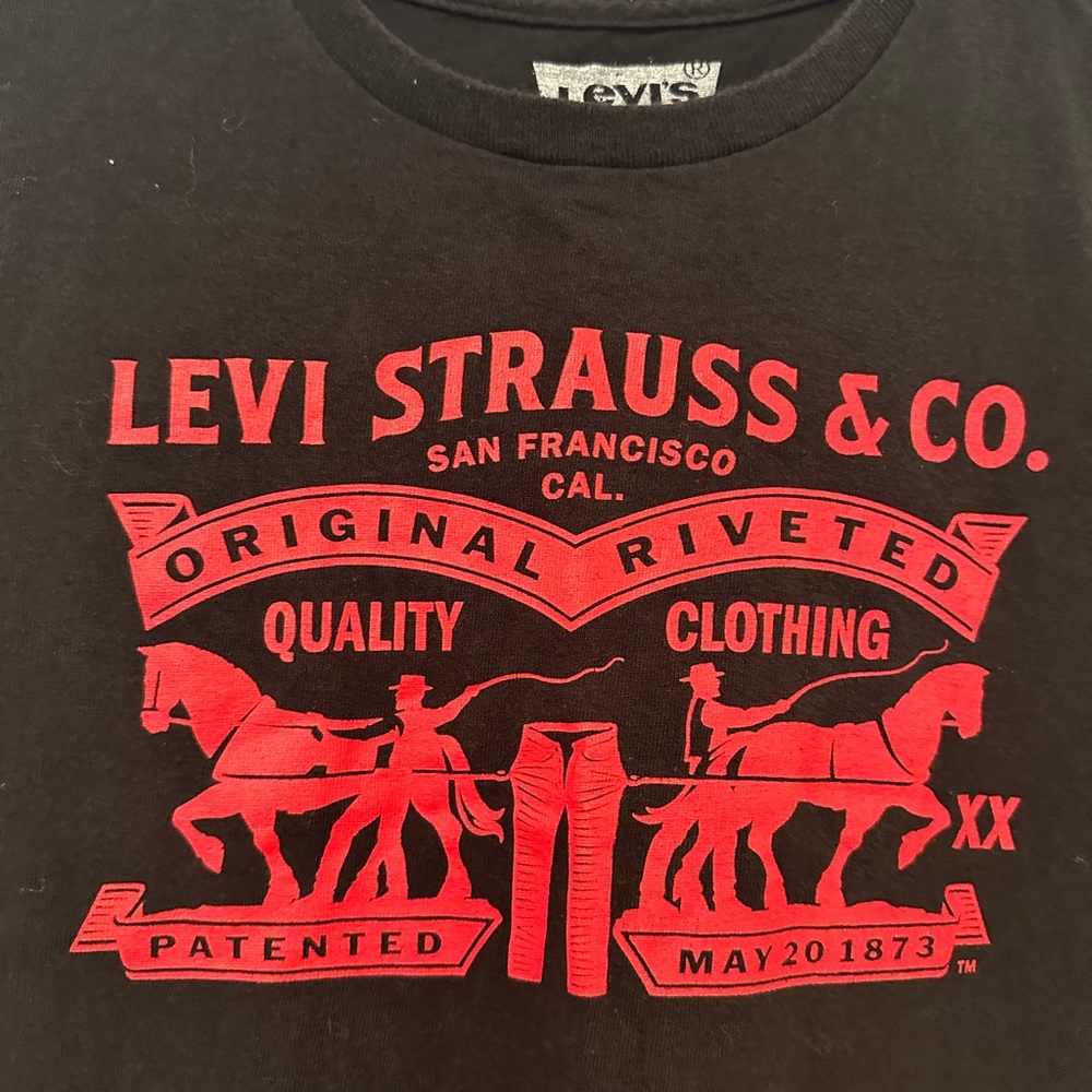 Levis - Picture 2 of 5